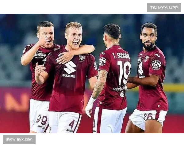 都灵防守策略执行存在明显问题 高位逼抢与低位防守结合不佳 都灵防守策略执行存在明显问题 高位逼抢与低位防守结合不佳